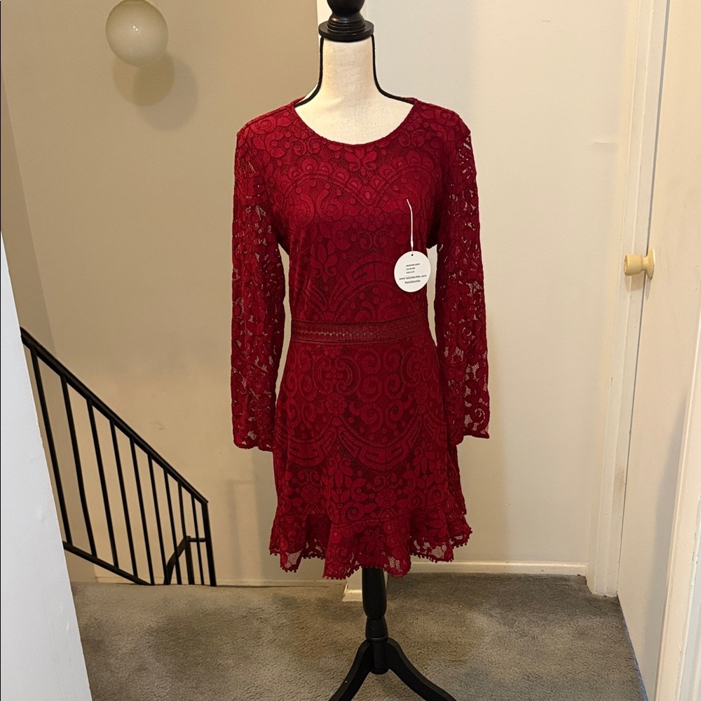 Chic Long Sleeve Lace Dress in Deep Red